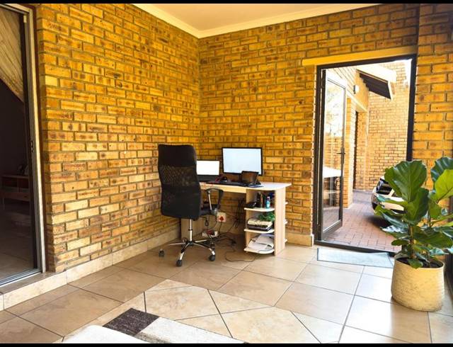 3 BEDROOM TOWNHOUSE FOR SALE IN WILLOWBROOK